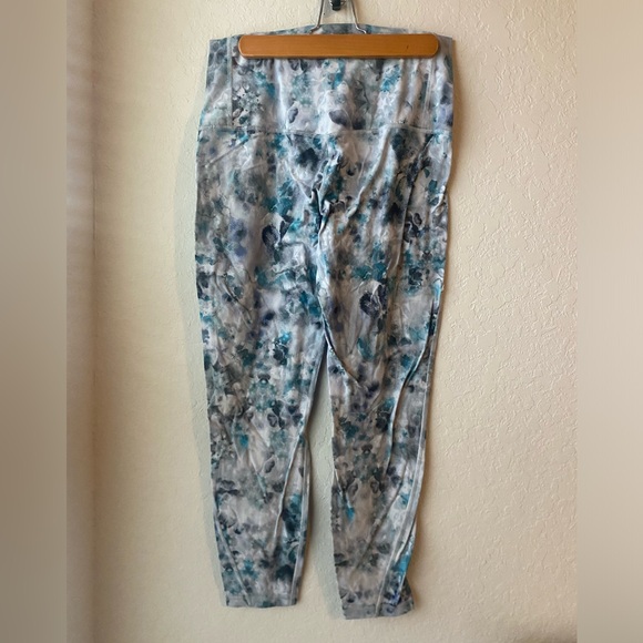 Lululemon Unlimit High-Rise Tight 25" in Kaleidofloral Multi ~ Size 10 - Picture 5 of 7